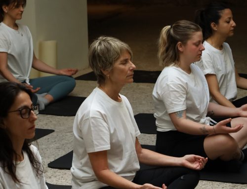 «No doy el nivel para ser profe de yoga»: por qué esa frase casi nunca es verdad